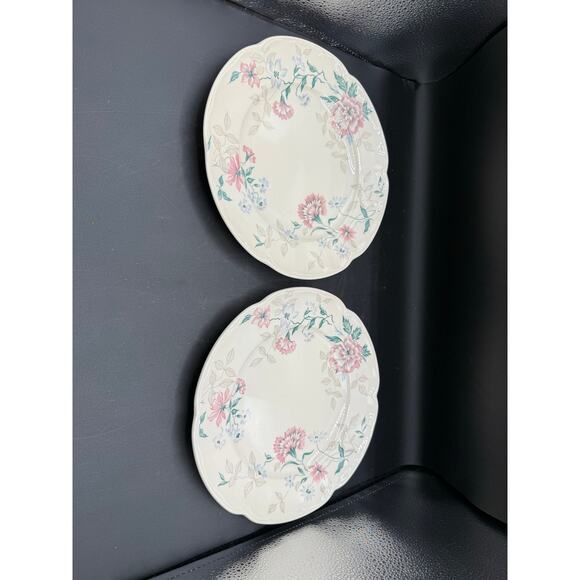 Vintage Johnson Brothers “Lynton” 10" Dinner Plates – Set of 2 - Picture 8 of 9